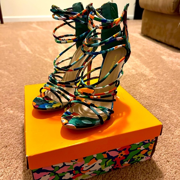 Cute Heels - Picture 4 of 4